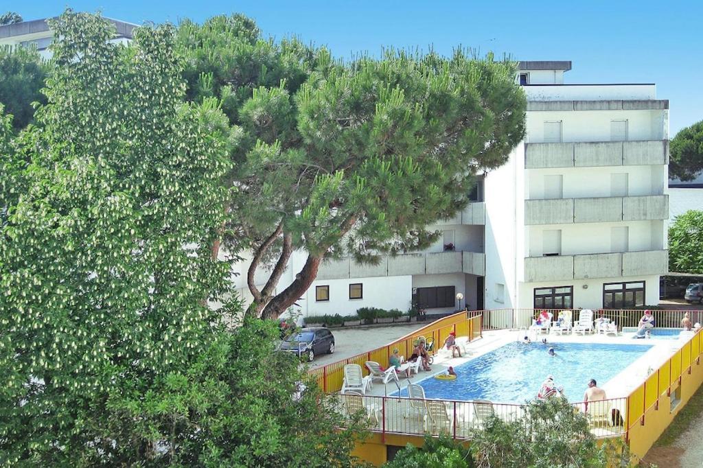 Apartment In Rosolina Mare With A Shared Pool ภายนอก รูปภาพ