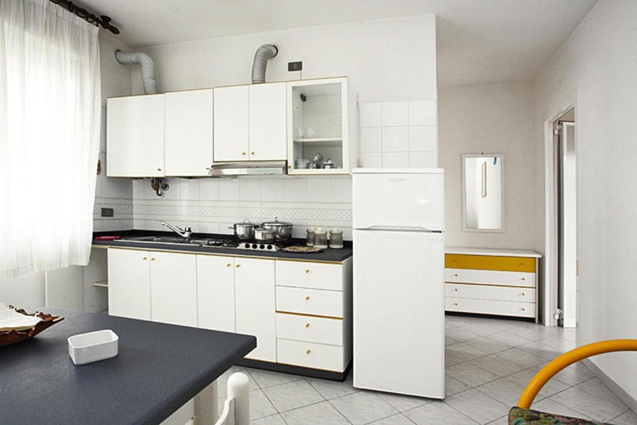 Apartment In Rosolina Mare With A Shared Pool ภายนอก รูปภาพ